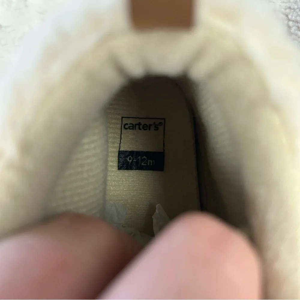 Carter’s Baby Duck Boots Size 9-12 Months